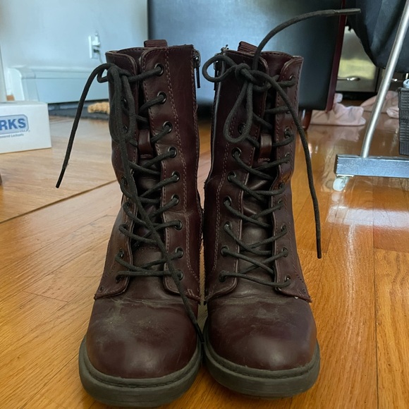 forever21 maroon chunky platform lace up heeled boots - Picture 2 of 8